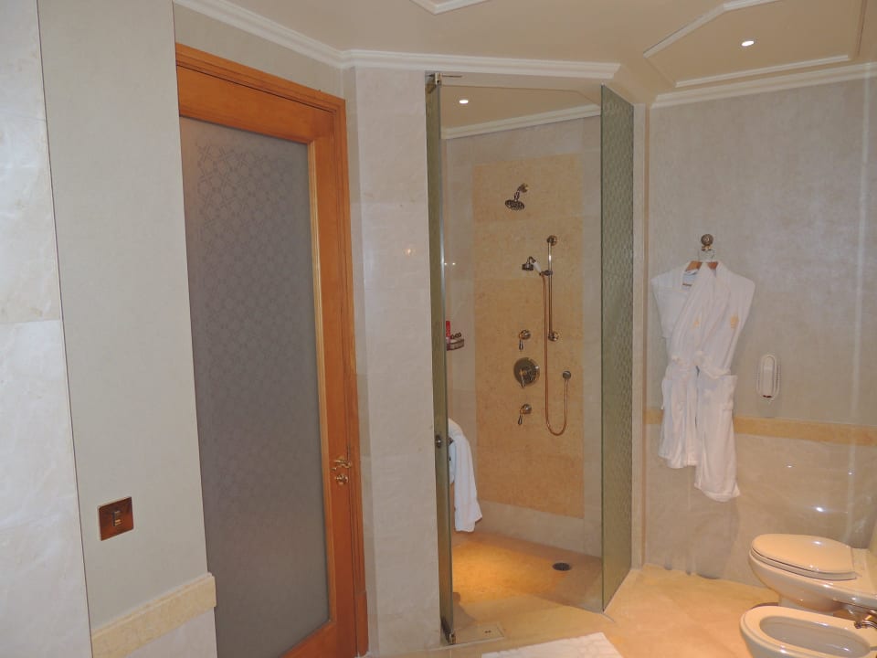 Bad mit Dusche Emirates Palace Mandarin Oriental