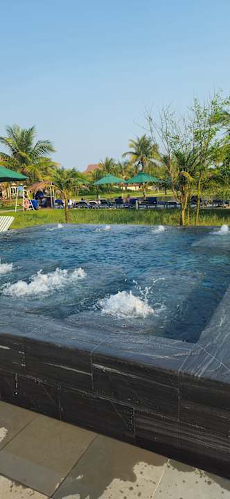 Pool ROBINSON NAM HOI AN