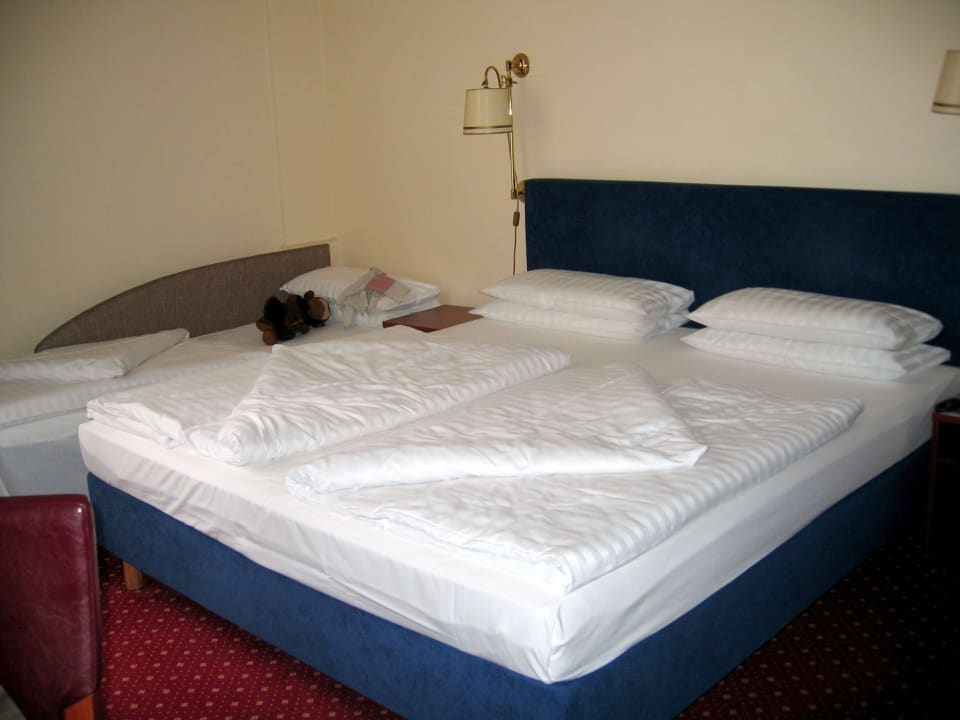 3-Bett-Zimmer Hotel Kronprinz Hamburg