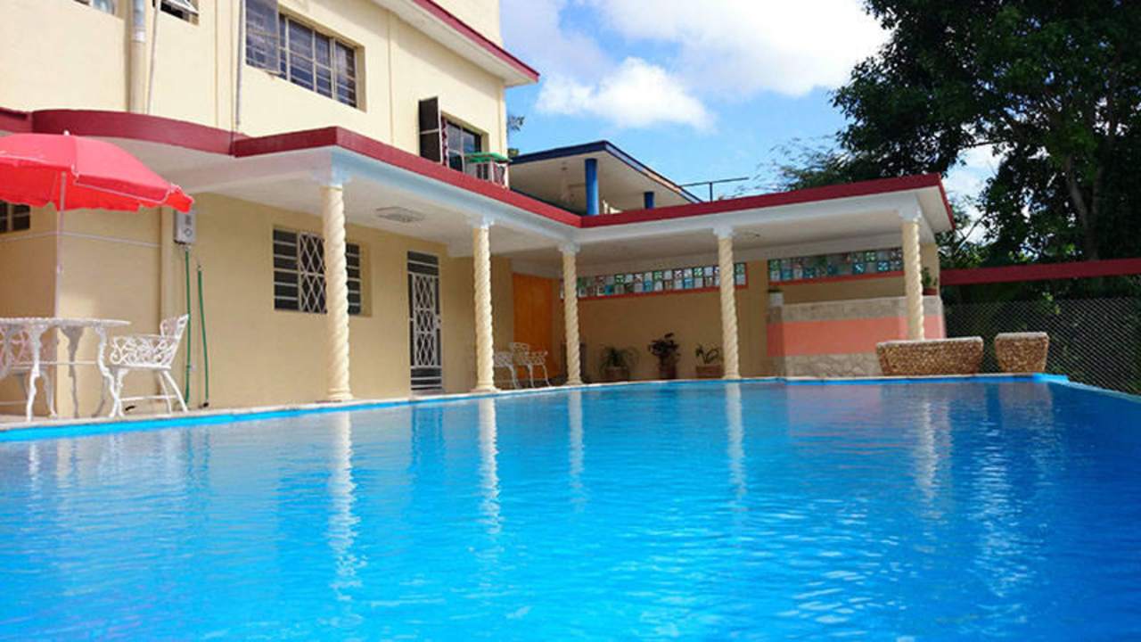 Poollandschaft Ferienhaus Villa MariEnzo