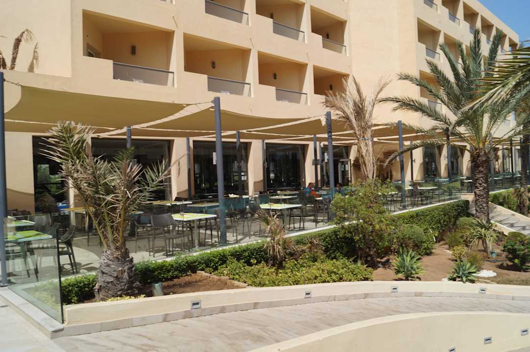 Überdachter Freisitz des Restaurant Hotel Rosa Beach