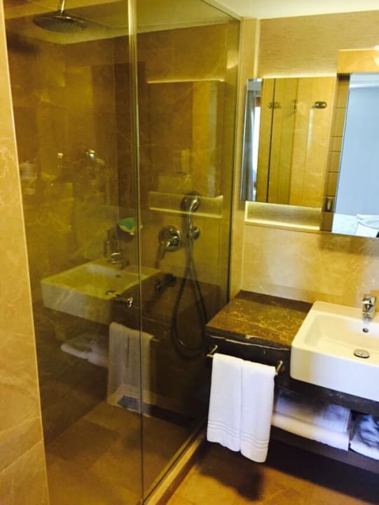 Bad Hotel Grand Side