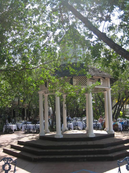 An der Rezeption Half Moon