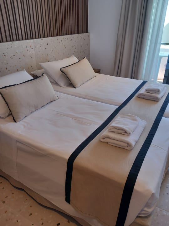 Zimmer Heronissos Hotel