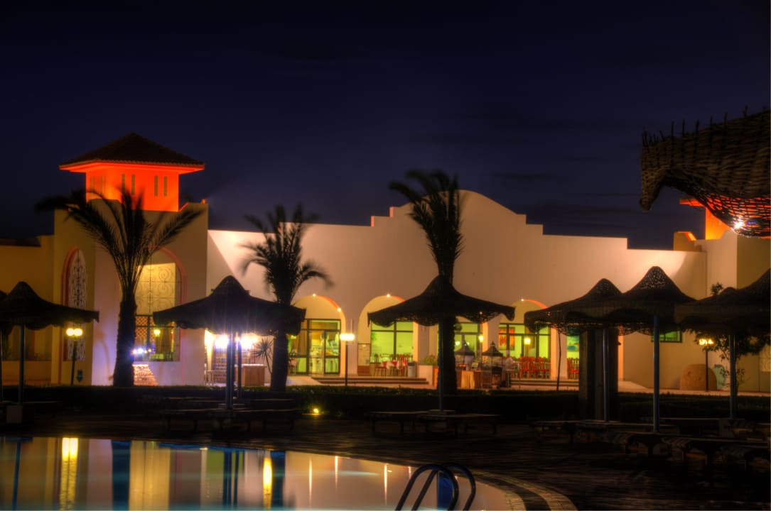 Pool und Essensbereich Fantazia Resort Marsa Alam