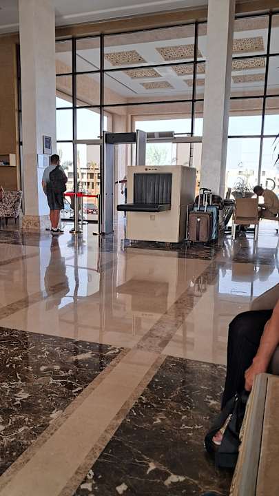 Lobby Gravity Hotel & Aquapark Sahl Hasheesh