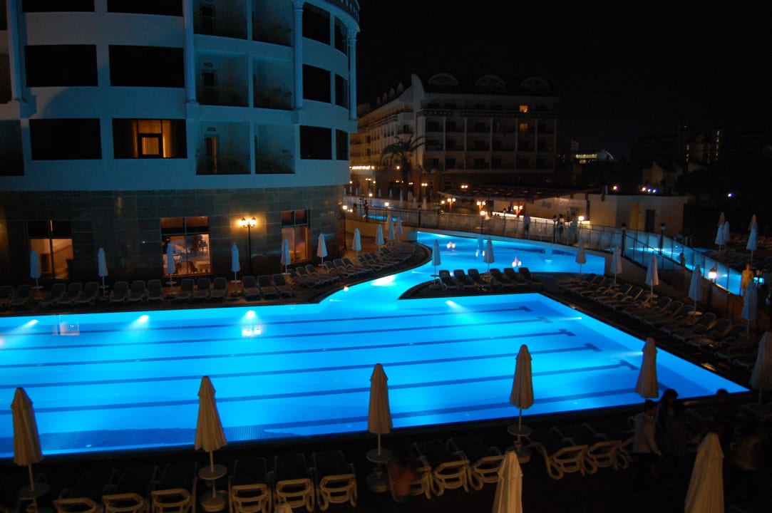 Schwimmerbecken des Pools Kirman Belazur Resort & Spa