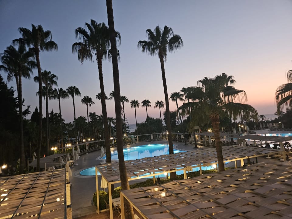 Außenansicht Iz Flower Side Beach Hotel
