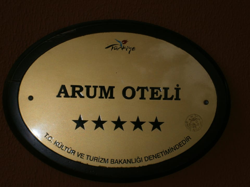 Hotelschild am Eingang Arum Barut Collection