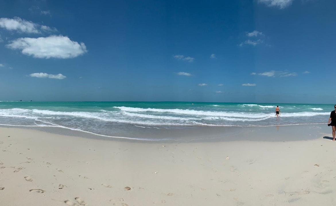 Strand Saadiyat Rotana Resort &  Villas