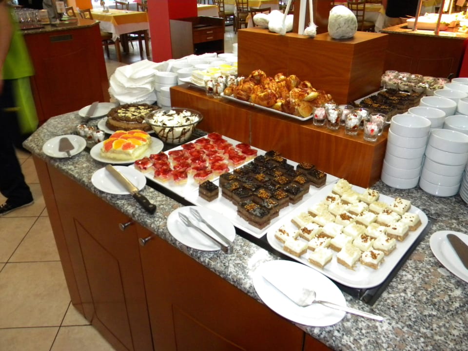 A large variety of very good sweets HVD Viva Club Hotel