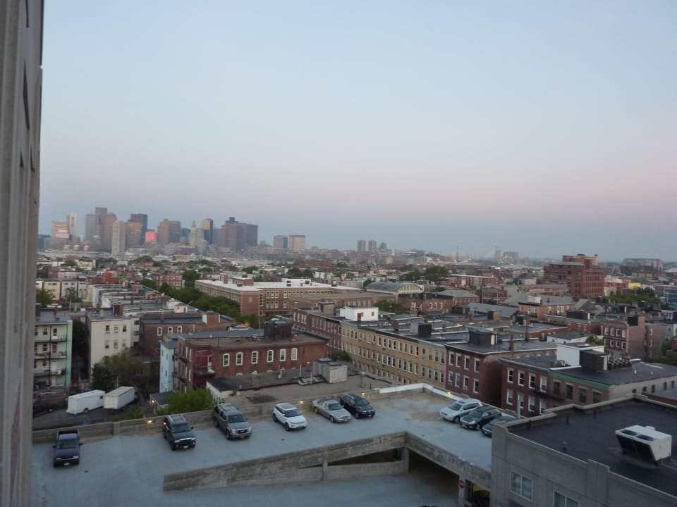 Blick nach Boston Embassy Suites Hotel Boston at Logan Airport