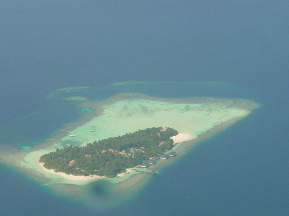 Embudu aus der Luft Embudu Village