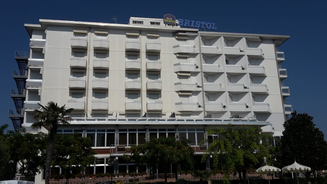 Außenansicht Hotel Bristol