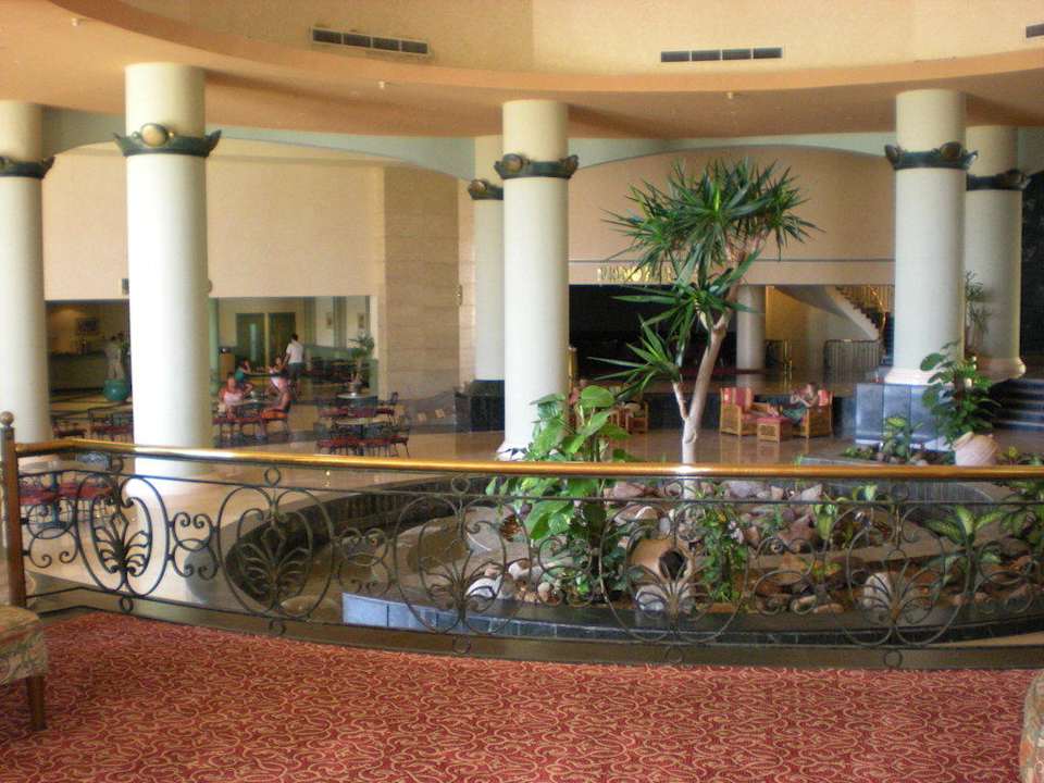 Przy recepcji La Playa Beach Resort Taba