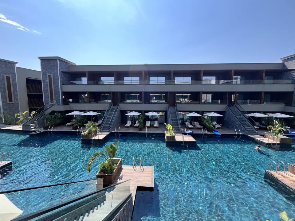 Pool Jacaranda Luxury Resort