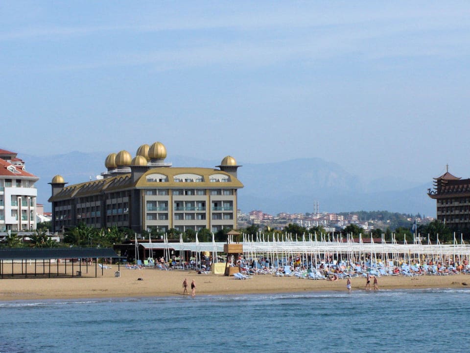 Blick vom Hafen aus. Aydinbey Kings Palace & Spa