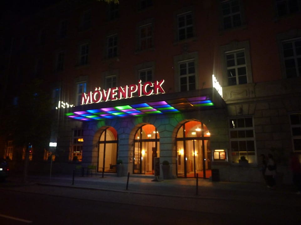 Mövenpick Eingang Mövenpick Hotel Berlin