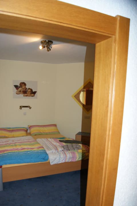 Einblick Schlafzimmer Ferienwohnung Krug