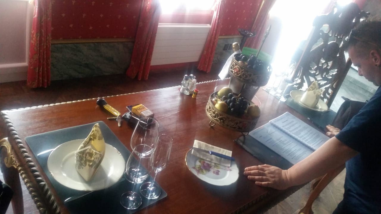 Die Soeisetafel direkt im Zimmer Zeit & Traum  Hotel