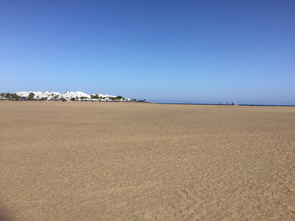Strand vor dem Hotel Hipotels La Geria