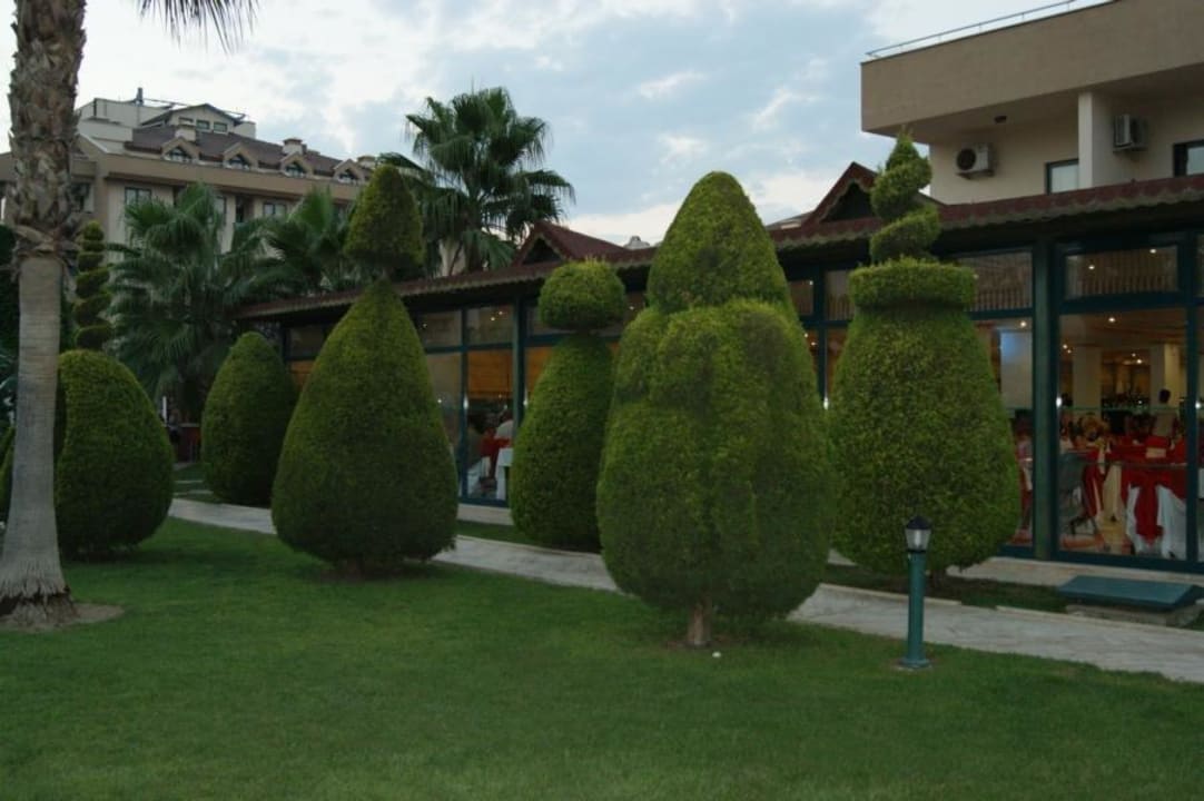 Gartenkunstwerke Grand Seker Hotel