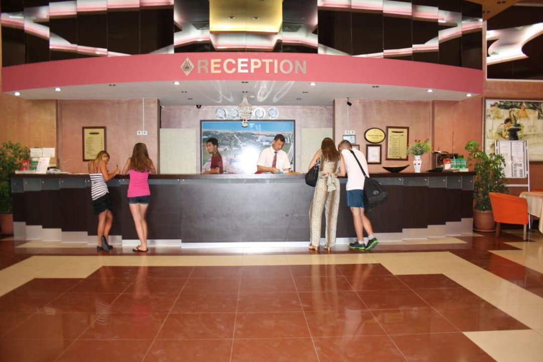 Rezeption Hotel Orfeus Park