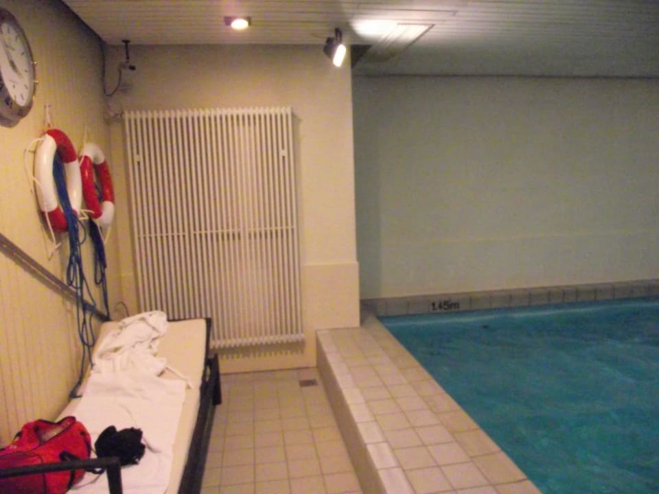 Eine von 2 Liegen Leonardo Royal Hotel Düsseldorf Königsallee