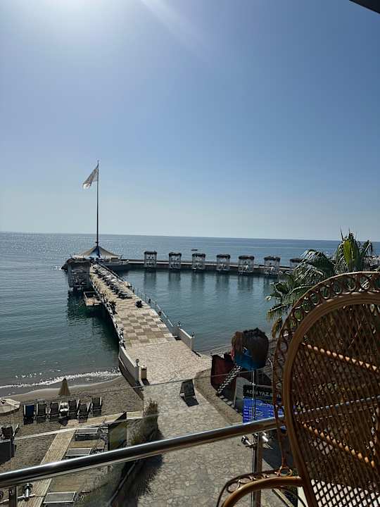 Strand Adin Resort Hotel