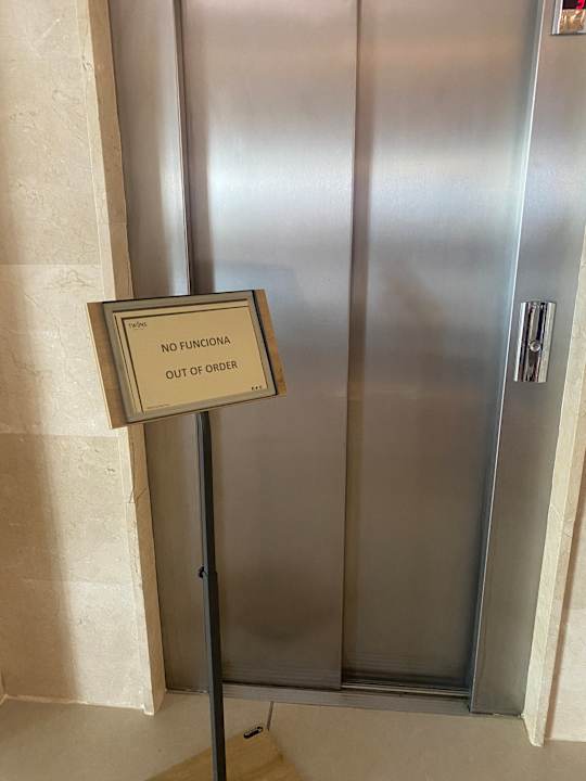 Zimmer The Ibiza Twiins