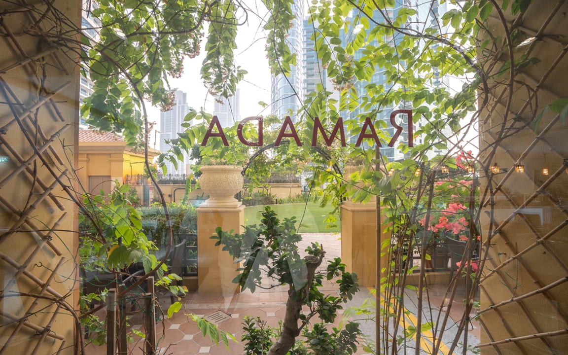 Gartenanlage Ramada Hotel and Suites by Wyndham Dubai JBR