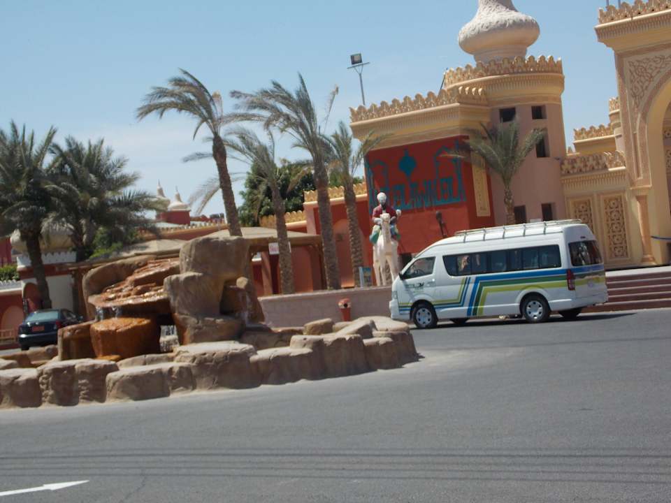 Автобус на море Pickalbatros Alf Leila Wa Leila Resort - Neverland Hurghada