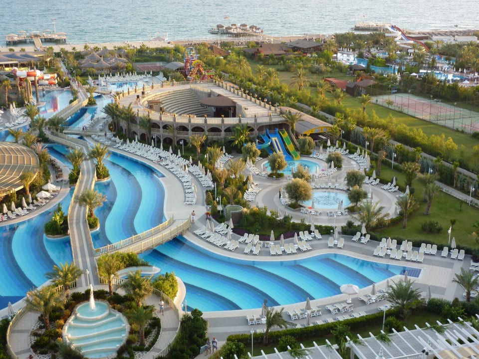 Pool und Liegelandschaft Royal Holiday Palace