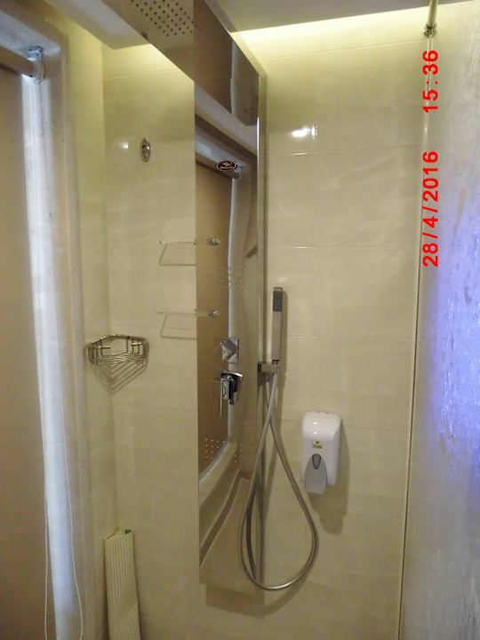 Super Große Dusche. Beach Albatros Resort