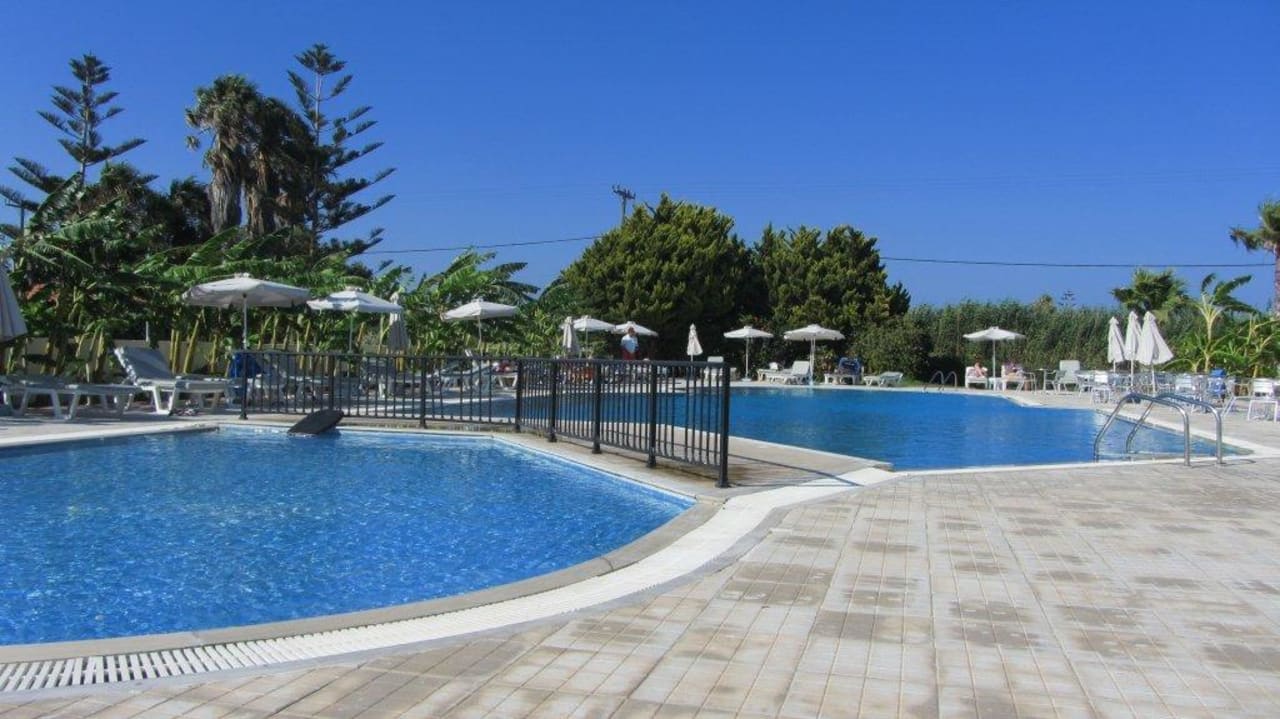 Pool Hotel Nefeli