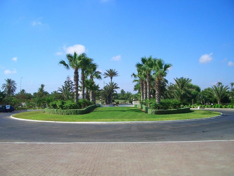 Zufahrt zum Hotel Hotel Royal Garden Palace