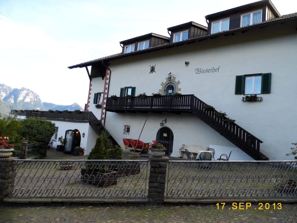 Eingang Rezeption Naturhotel Wieserhof