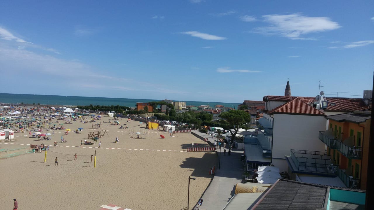 Sicht Balkon rechts Stellamare Beach Hotel