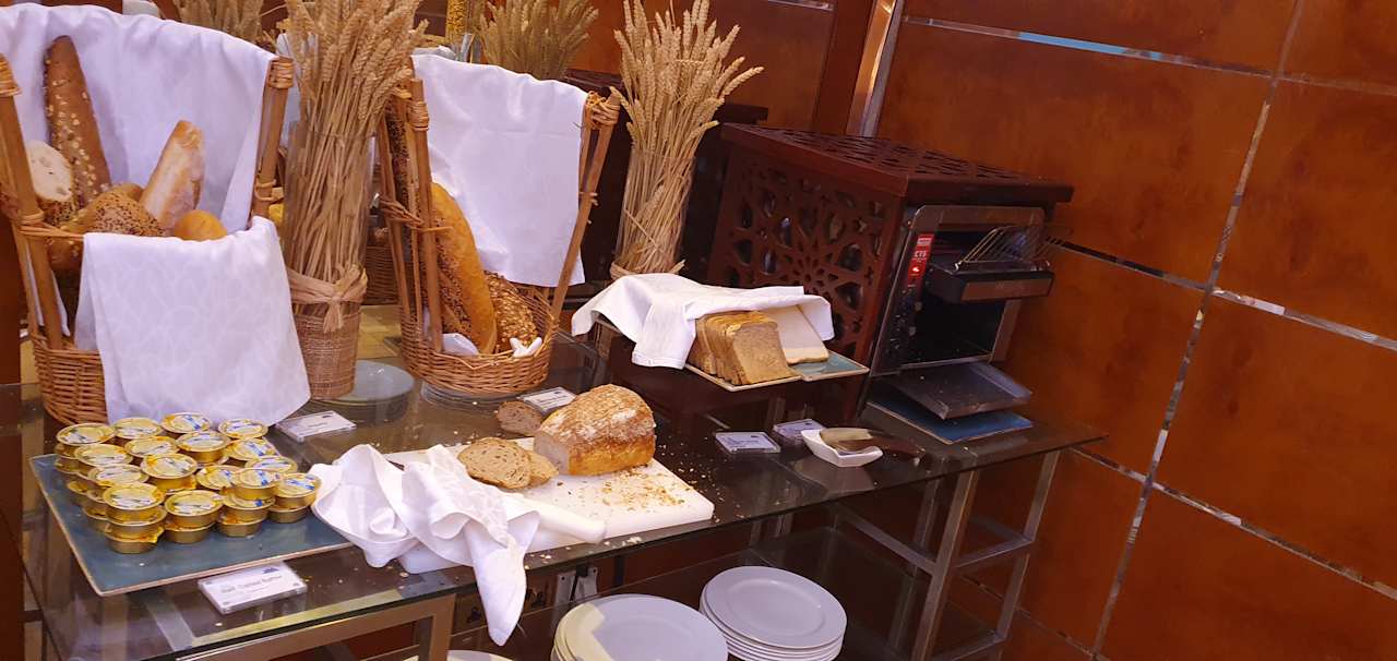 Gastro Shangri-La Al Husn Resort & Spa