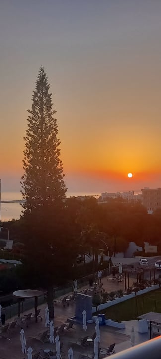 Ausblick Napa Mermaid Hotel & Suites