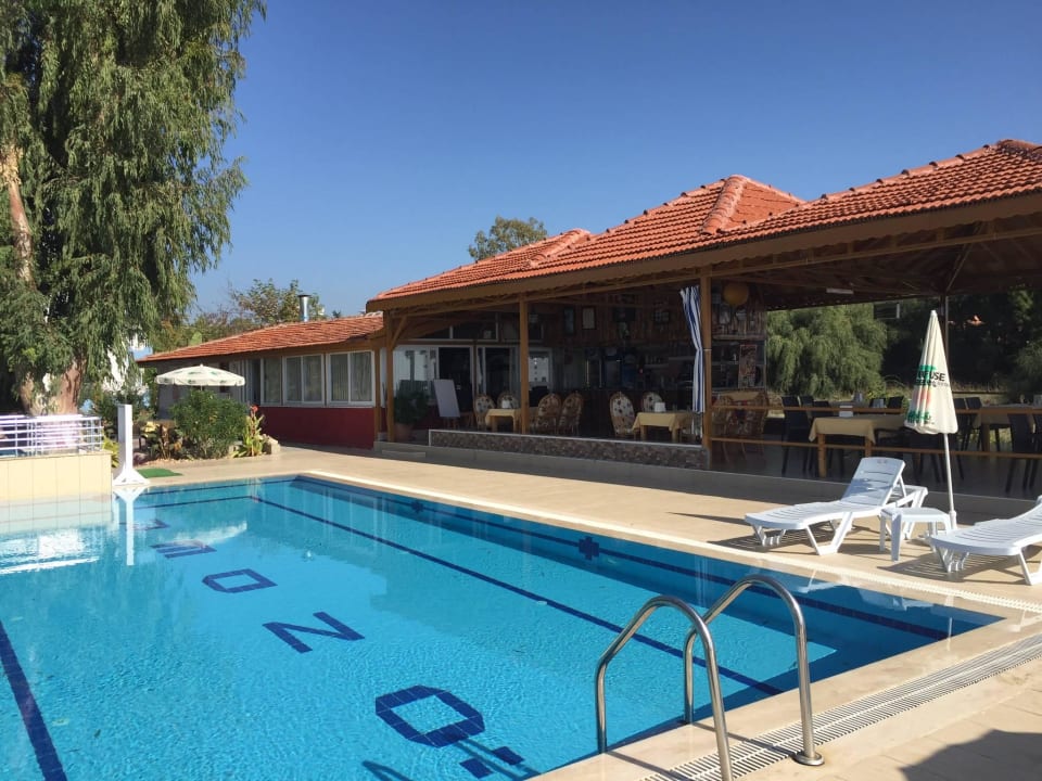 Pool und terrasse Önder Yildiz Hotel