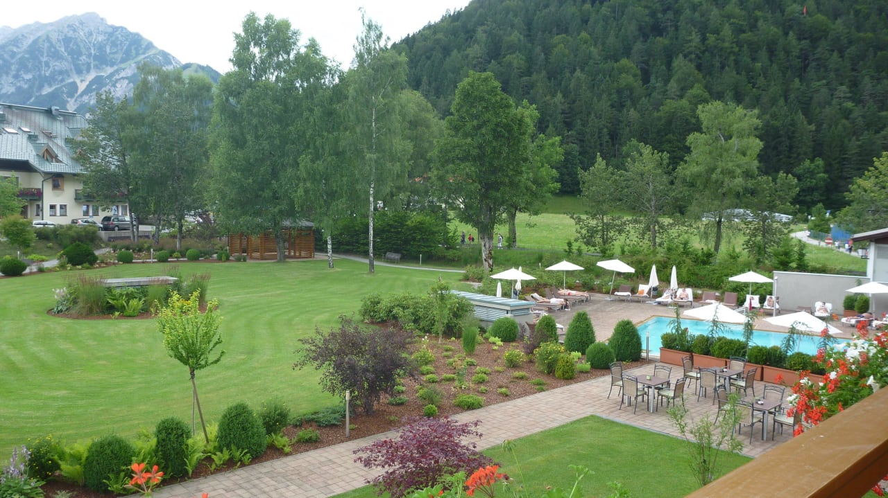 Zimmer mit Gartensicht aja Fürstenhaus am Achensee
