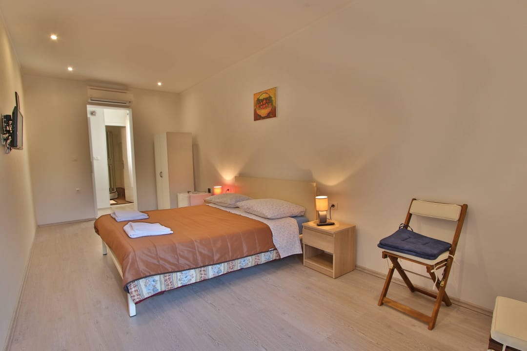 Comfort room Oblica Rooms and Apartment Feral