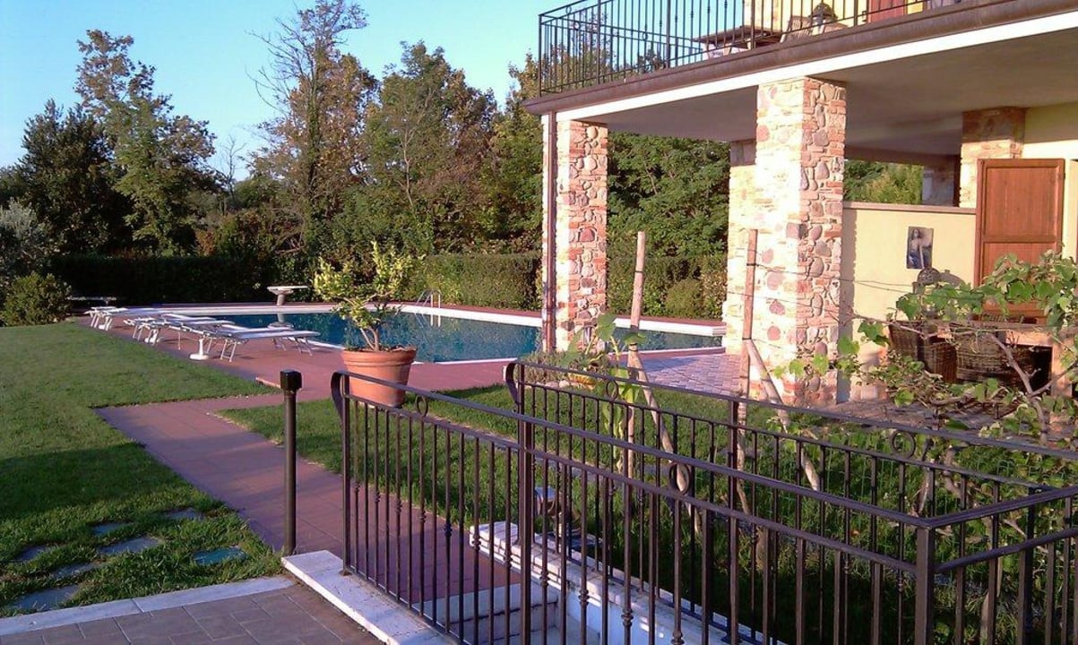 Weg in Richtung Pool Villa Ponticello