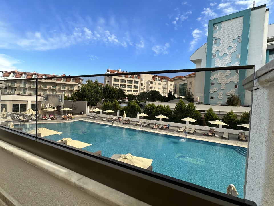 Pool Side Story Resort & Spa