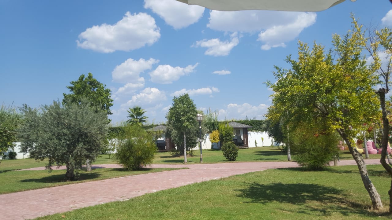 Gartenanlage Mary Hotel Side