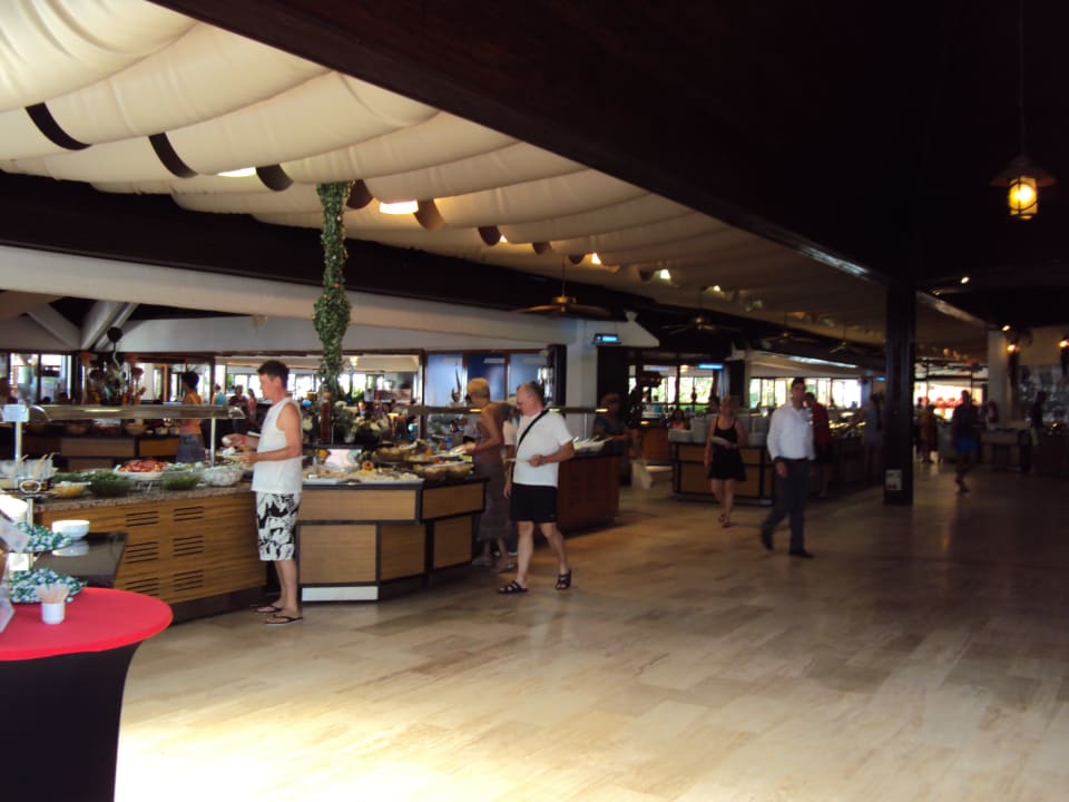 Riesen Büffet Emelda Sun Club