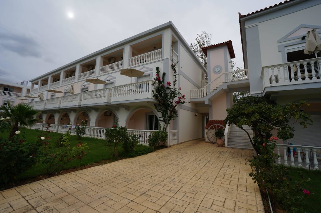 Hotelanlage von Außen Hotel Belussi Beach