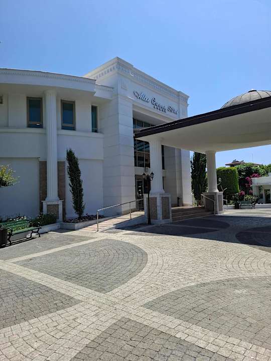 Außenansicht Alba Queen Hotel