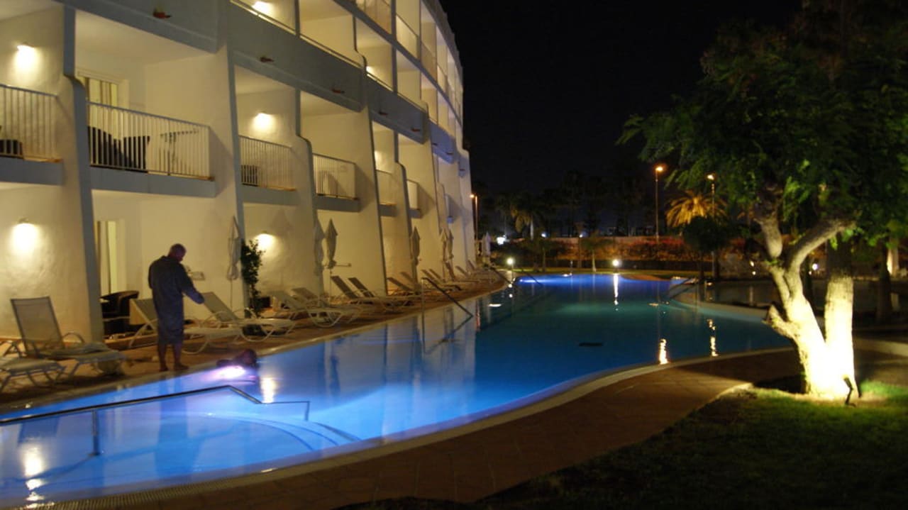 Pool bei Nacht Sunprime Atlantic View